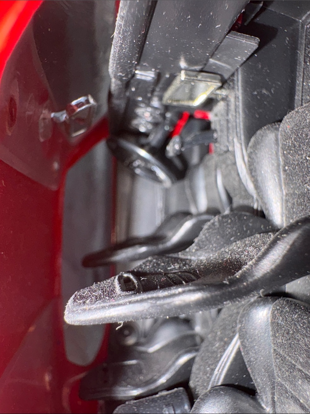 Red Jadas Toys Pontiac GTO with Opening Latches - Picture 5 of 7